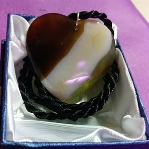 -BRAZILIAN AGATE.HEART/BRAIDED CORD 18'"